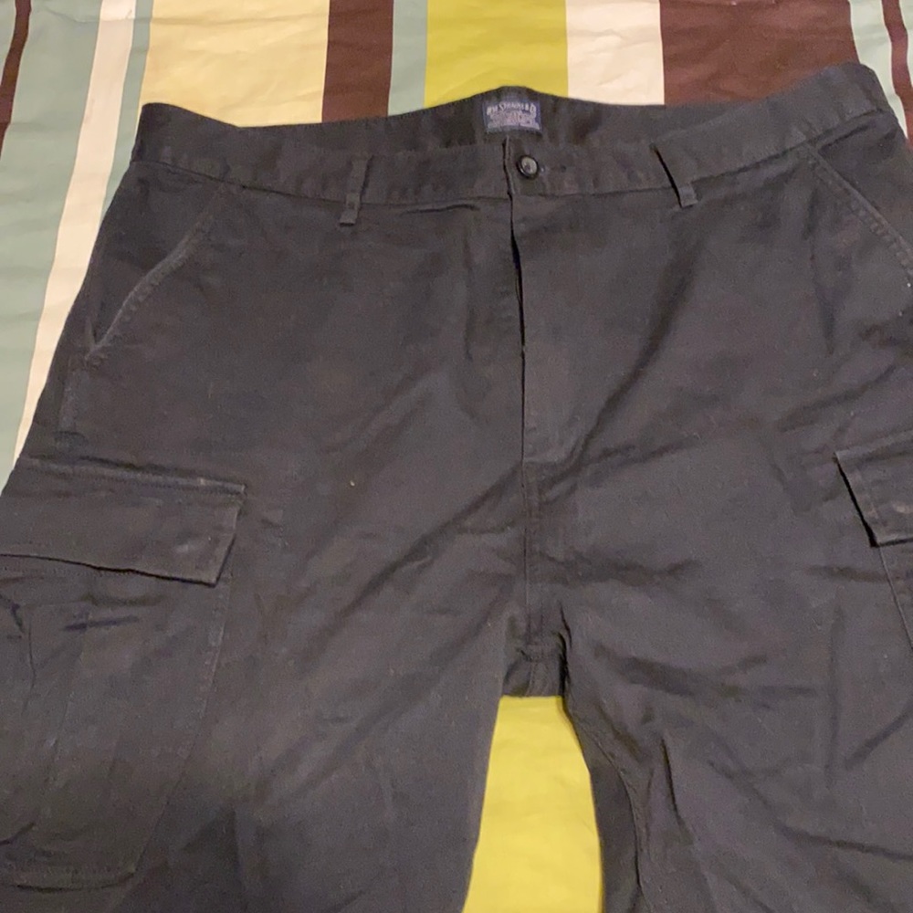 Black Levi’s shorts